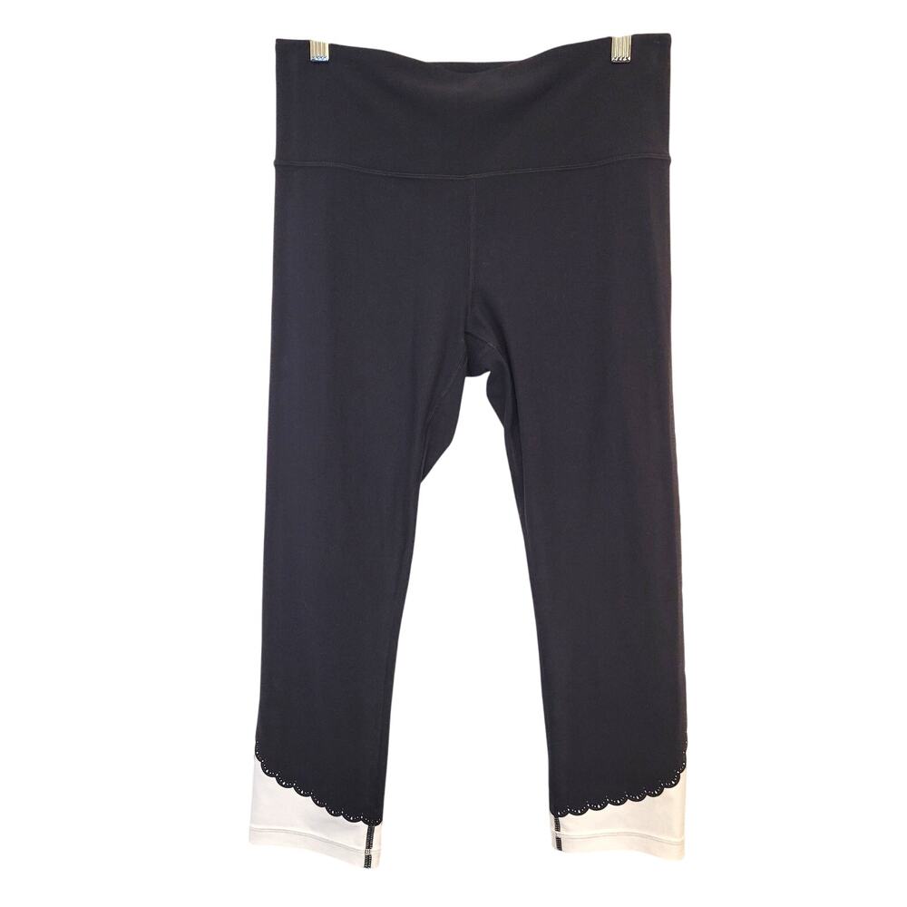 Athleta Women’s Medium Black Elation Scallop Capri Leggings Stretch Activewear